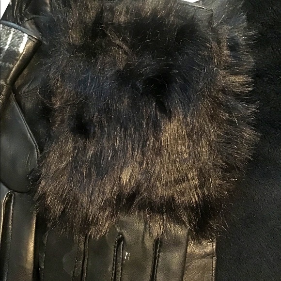 Beautiful black leather gloves never worn - Picture 2 of 16